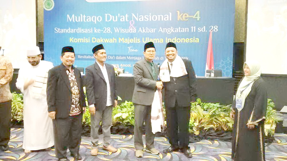 Bersama KH. Cholil Nafis Ketua MUI Bidang Dakwah dan Ukhuwah
