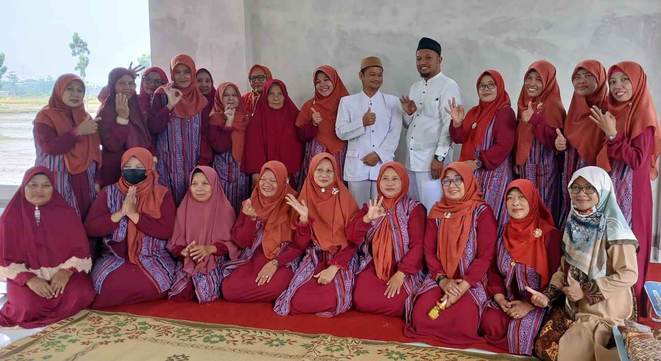 Selamat pagi bapak ibu, marilah kita memanjatkan rasa syukur kepada Allah Ta'ala, agar kita senantiasa diberi, kesehatan, kekuatan, kesabaran, kerukunan, kebahagiaan, murah rezeki yang halal melimpah, dan kepada bapak ibu yang sedang sakit semoga lekas diberi kesembuhan aamiin
