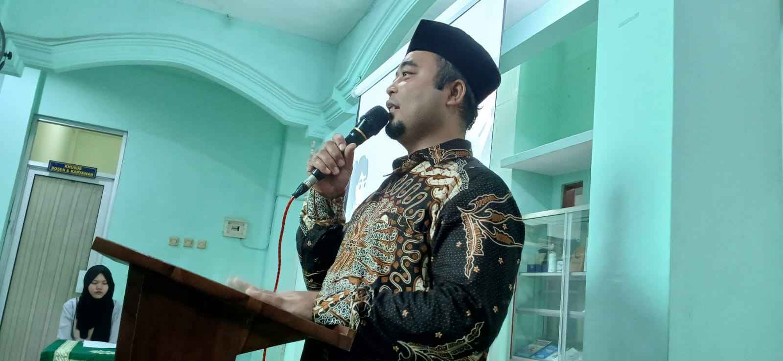 Sebarkan nilai-nilai Islam dengan cinta, bukan caci maki