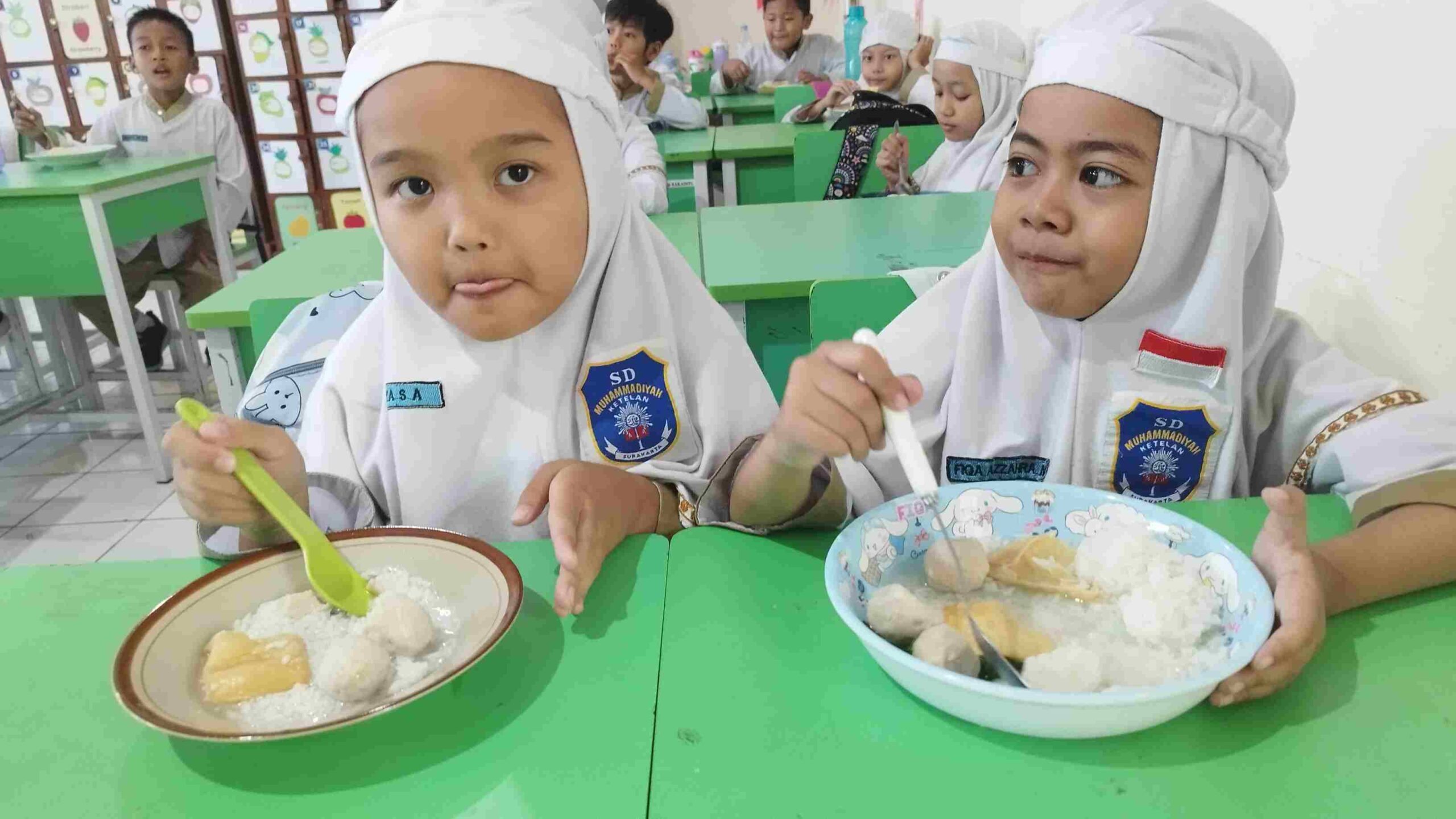 Waktu berbuka puasa yang tepat sesuai tuntunan Islam mengajarkan umat Muslim untuk tidak menunda-nunda berbuka, karena hal tersebut adalah bagian dari sunnah yang dicintai oleh Rasulullah SAW.