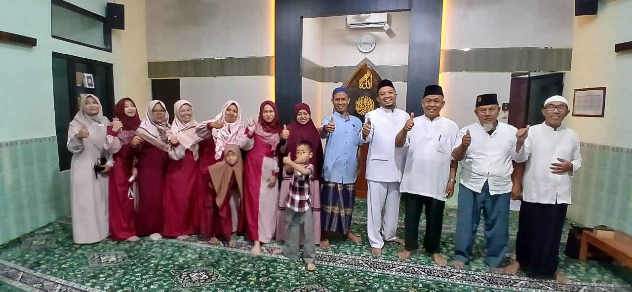 Waman salaka thariiqan yaltamisu fiihi ilman sahalallahu lahu bihi thariiqan ilal jannah. Siapa yangg menempuh jalan untuk mencari ilmu, maka Allah akan memudahkan baginya jalam menuju surga surga