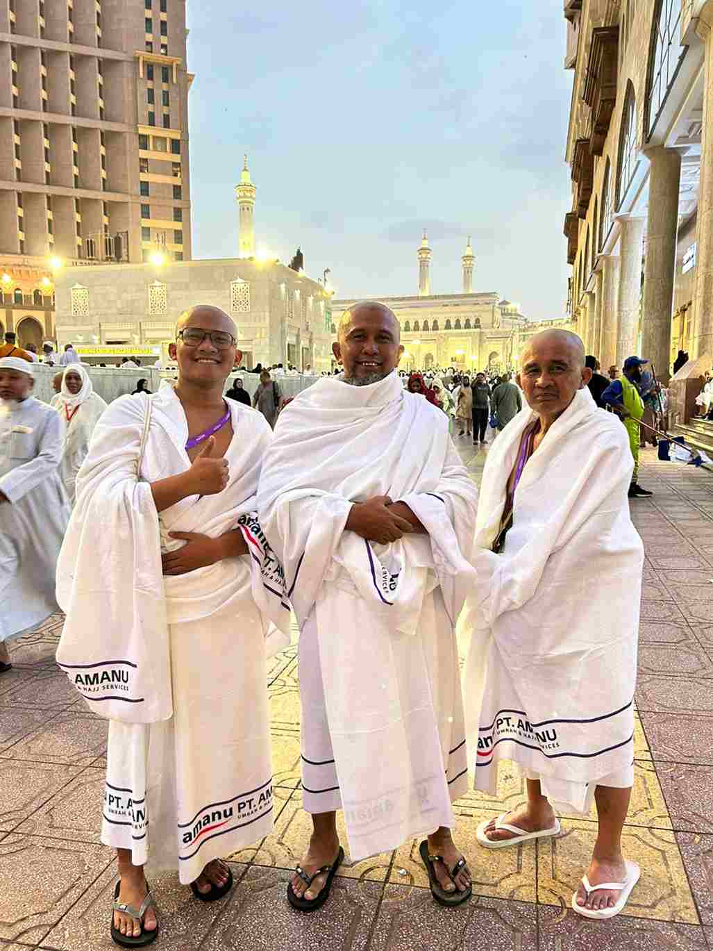 Umrah adalah ziarah atau "ziarah kecil" ke Mekkah yang dapat dilakukan kapan saja sepanjang tahun