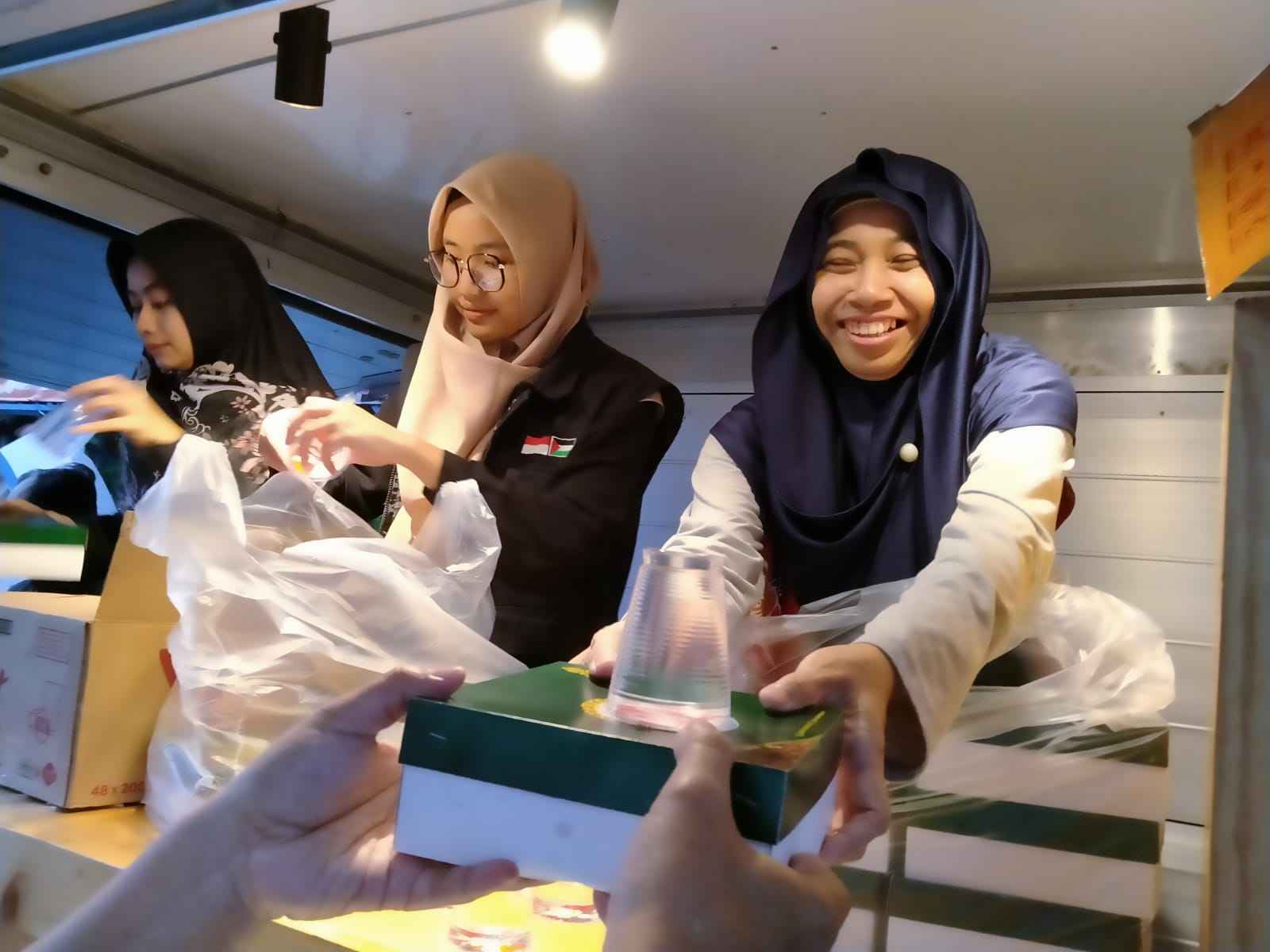 Dan berpuasa lebih baik bagimu jika kamu mengetahui” (QS. Al-Baqarah : 184